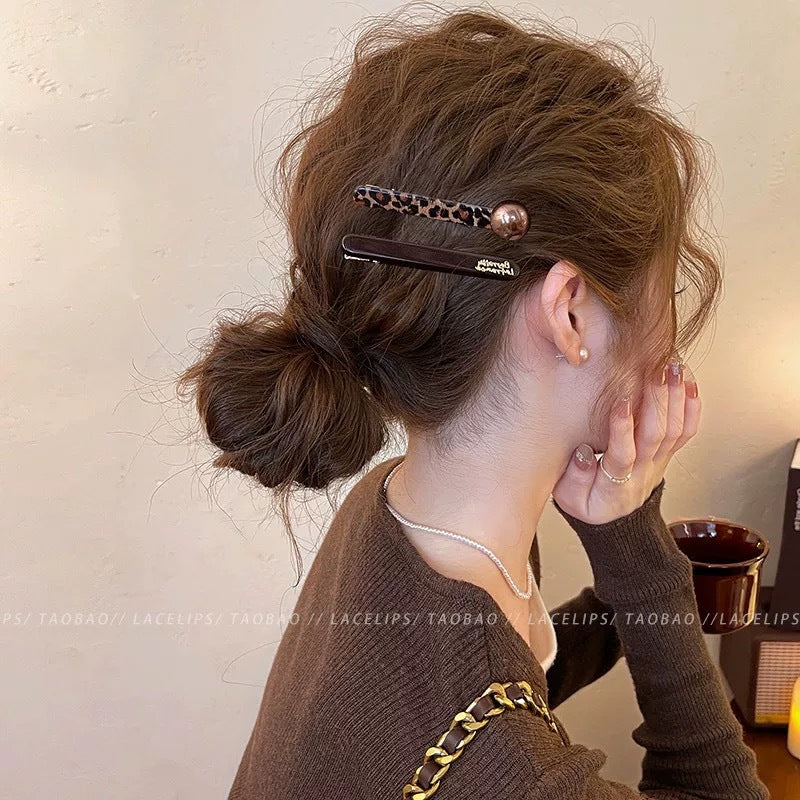[H45]18# Brown Bead Leopard Print Hairpin [1 Pair]